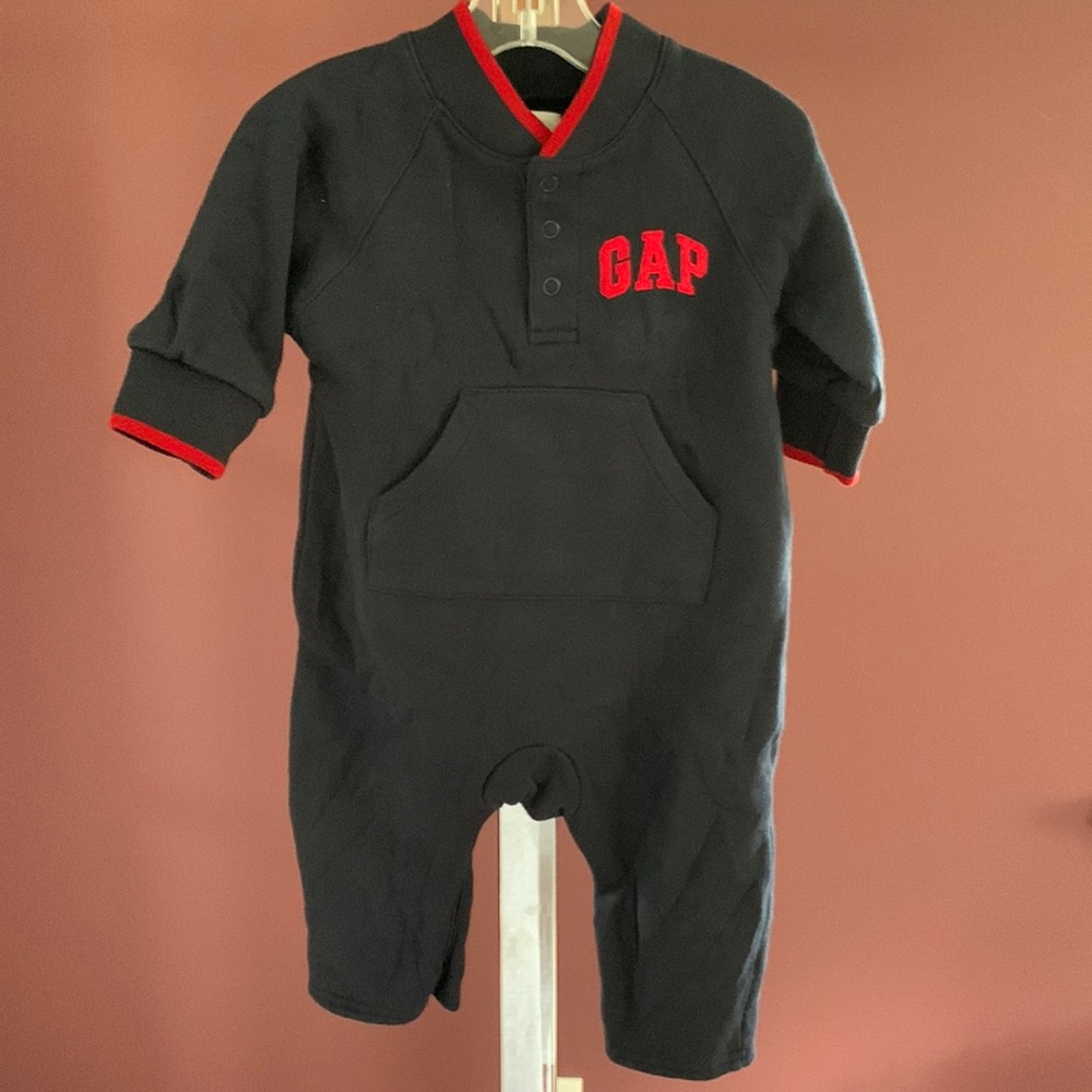 🌺 NWT GAP Navy Fleece Sz 6-12 months